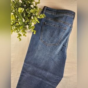 3/$25 Size 12 George Denim Capris